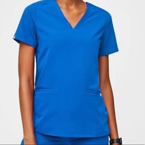 FIGS casma 3 pocket scrub top